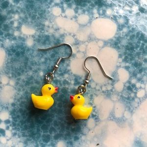 Pair of rubber duck earrings